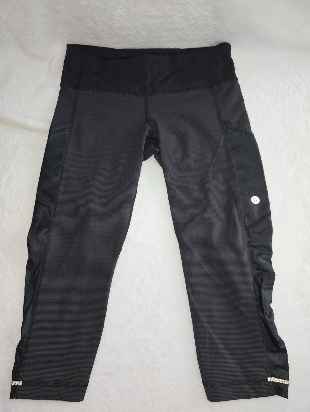 Lululemon Cut The Crop Leggings Black with shimmer panels, ruching womens size 4